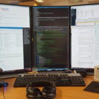 stacked monitors portrait mode